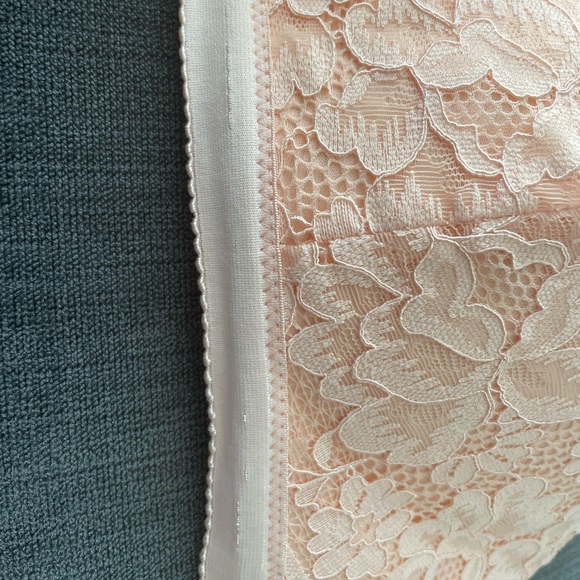 Knix Knixy Lace Deep V Bralette in Honey Peach Size XL - Picture 5 of 8